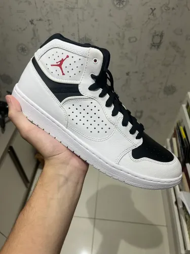 Tênis Nike Jordan Access (Branco e Preto) - Original e Nunca Usado