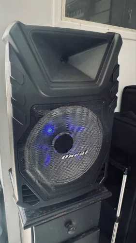 Caixa Oneal 15? com bateria muito potente 