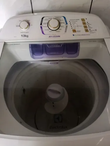 Retirar peça MÁQUINA DE LAVAR ROUPA - ELECTROLUX JET & CLEAN-TURBO ECONOMIA -13 KG
