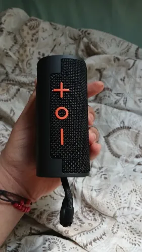 VENDA DE CAIXINHA DE SOM SEMI NOVA