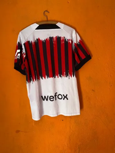 CAMISETA MILAN