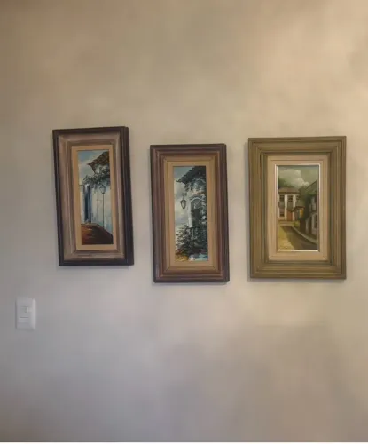 Trio de quadros pintados a mão