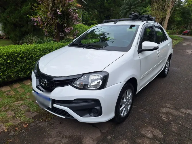 Toyota Etios X Plus Sedan 1.5 Flex 16V 4P Mec. 2020