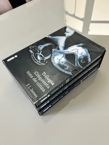 Box Livro Cinquenta Tons de Cinza Trilogia