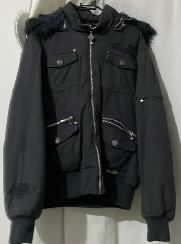 JAQUETA FEMININA PRETA ESTILO PARKA - QUENTINHA E ESTILOSA