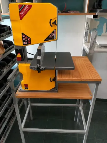 Serra Fita Nagano para Madeira 250W - Excelente Estado - Preço de desapego