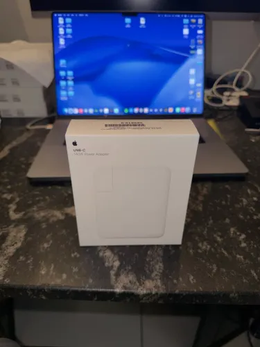 Carregador apple 140w macbook ou iphone.