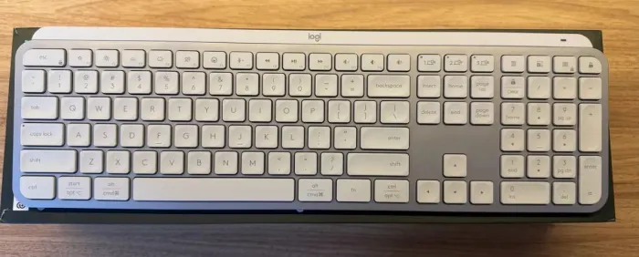 Teclado sem Fio Logitech Mx Keys S Mult Usb Cinza Claro