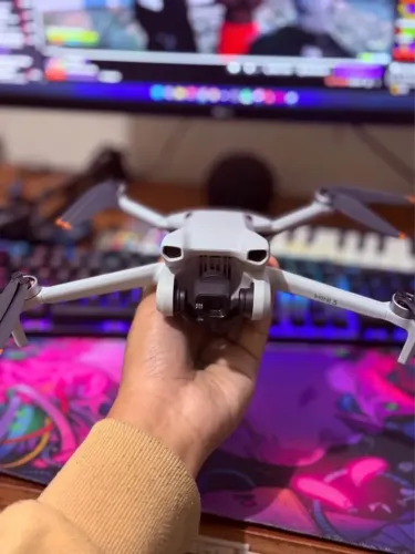 DJI MINI 3 + CONTROLE DJI RC COM TELA (ESTUDO TROCA)