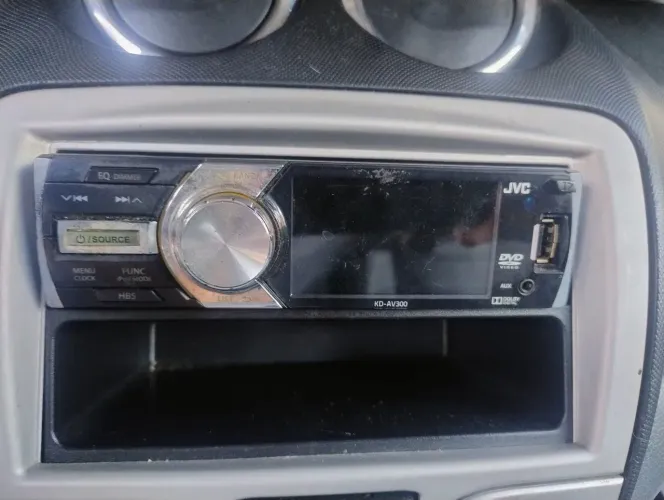 Dvd jvc com controle pra carro