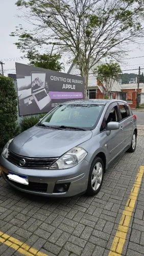 Nissan Tiida S 1.8/1.8 Flex 16V Mec. 2012