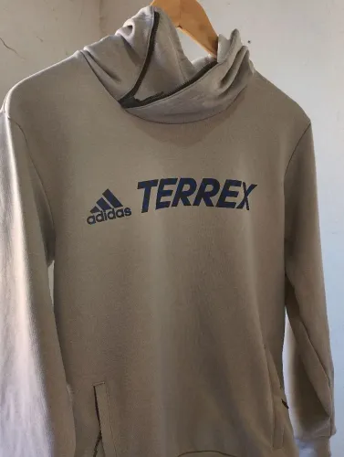 Blusa Adidas com capuz