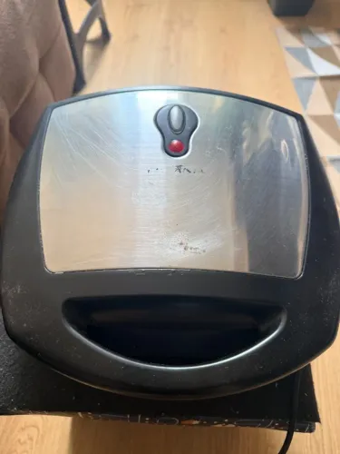 Sanduicheira e Grill Britânia Crome Inox