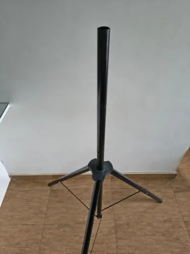Suporte Triple Pedestal Para Caixa sem o Chapéu