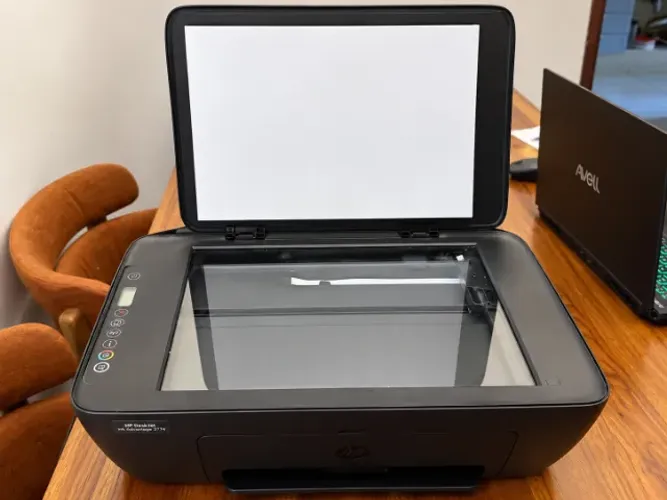 Impressora Multifuncional HP DeskJet 2774 Wi-Fi + Scanner