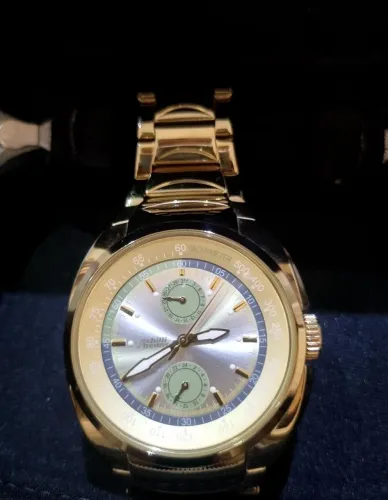 Relógio Chilli Beans Dourado com Caixa - Estilo Esportivo Luxo