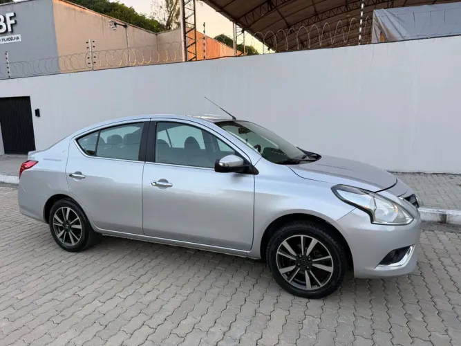 Nissan Versa V-drive Premium 1.6 16V Flex AUT 2021