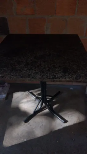 Apenas a mesa sem nenhum defeitos 