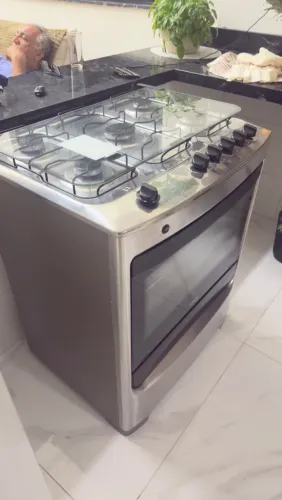 Fogão cônsul super novo pouco tempo de uso paguei 1800 reais vendo por 800 reais