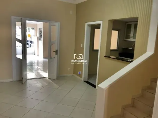 Casa com 3 quartos à venda, 200 m² - Aribiri - Vila Velha/ES