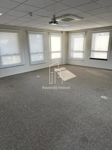 Locação de Sala Comercial de 74m² em Alphaville Industrial, Barueri-SP: 2 Banheiros, 1 Vag
