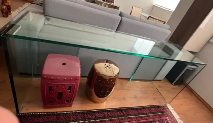 Aparador todo em vidro temperado 