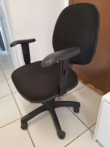 Vendo cadeira de escritório