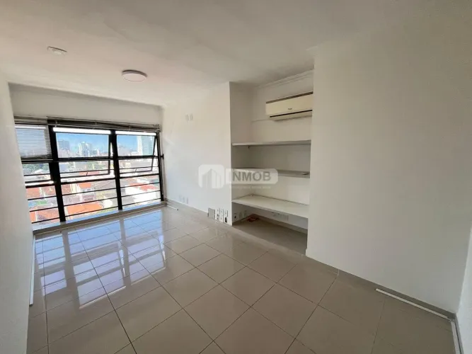 Sala Comercial no Centro de Taubaté, 64m², 1 Banheiro, Aluguel R$1.500