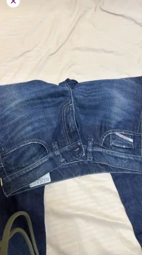 Calça jeans Diesel tamanho 36