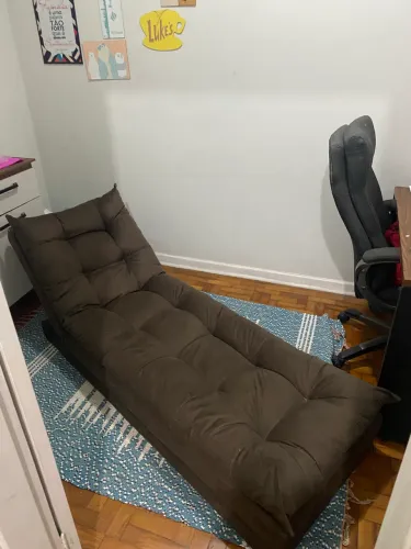 Divã com encosto reclinável 