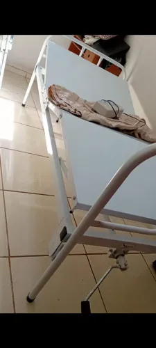 Cama Hospitalar de 2 manivelas