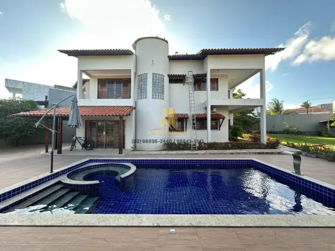 Jardim Petrópolis. Casa com 5 quartos, piscina e churrasqueira