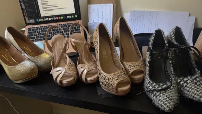 4 Sapatos - 1 Carmen Steffens, 2 Di Cristalli e 1 Vizzano