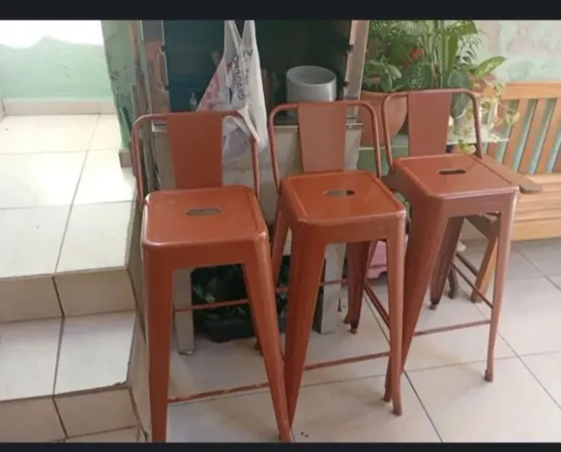 Vendo três banquetas altas