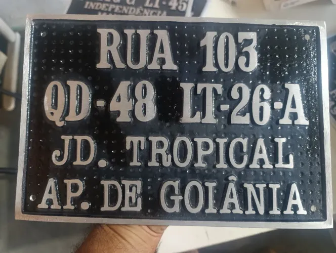 Placa de endereço em alumínio