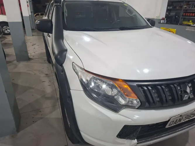 Mitsubishi L200 Triton Sport GLX 2.4 CD Diesel Mec. 2019