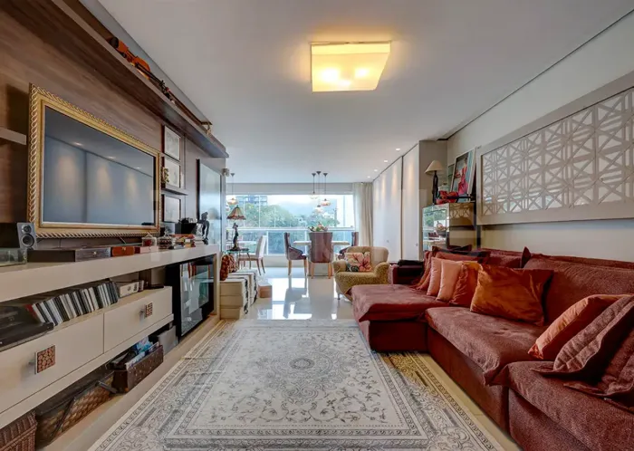 Apartamento Diferenciado no Edifício Costa Insolaratta em Balneário Camboriú.