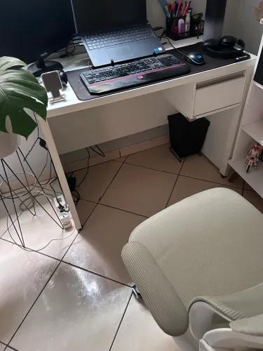 Mesa de Escritório/Home Office Branca com Gaveta
