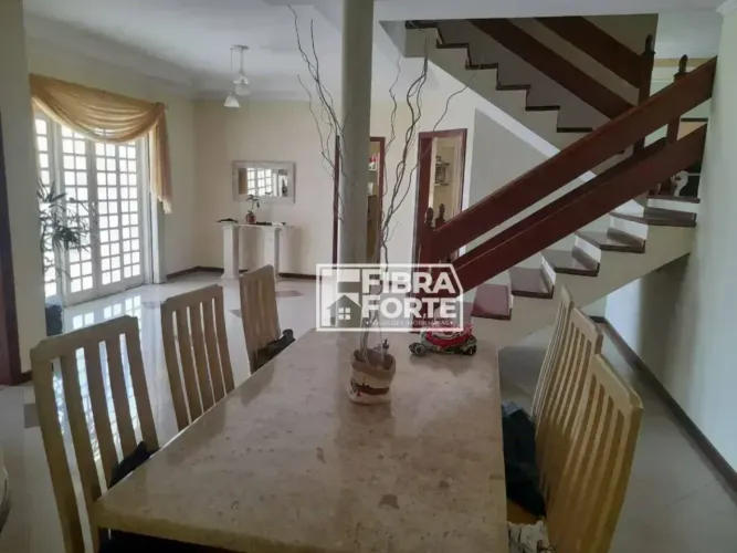 Linda casa no Taquaral em bolsão tranquilo 4 dormitórios sendo 3 stes