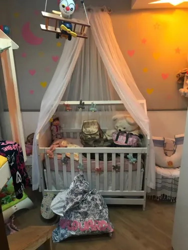 Berço casinha que vira caminha com colchão 