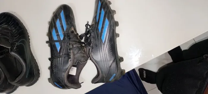 chuteira da Nike tiempo e Adidas deportivo 200 cada uma 