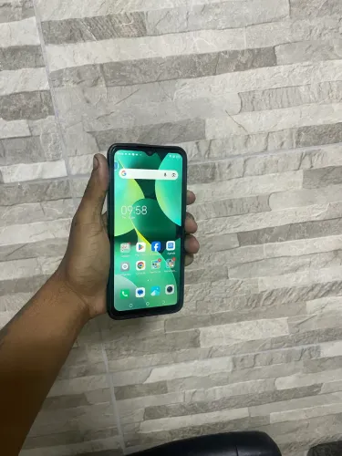 Vendo celular +carregador e capinha 