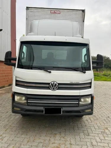 VW 11.180 2018/2019 | Chassi Alongado | Baú 9 Metros | Excelente Estado