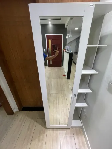 Armário Multiuso com Espelho