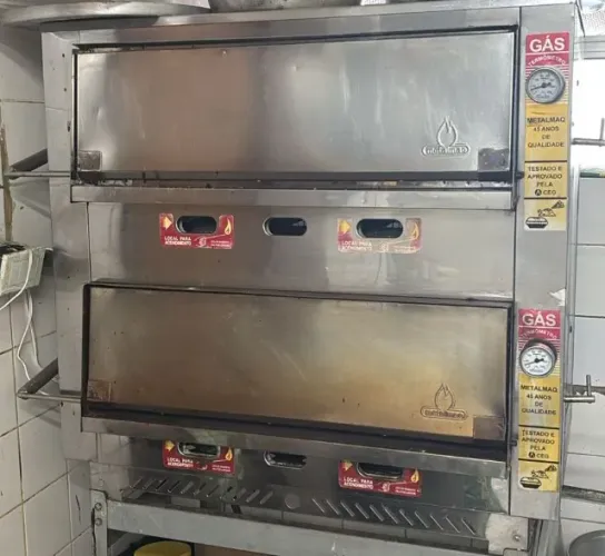 Forno de Pizza Industrial a Gás Duplo Metalmaq - Até 45cm - Ótimo Estado
