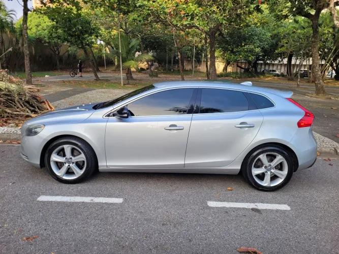 Volvo V40 T-4 2.0 Aut./mec. 2014