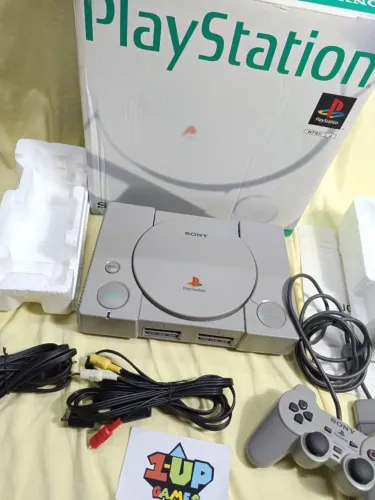 Videogame antigo Playstation 1 fat completo