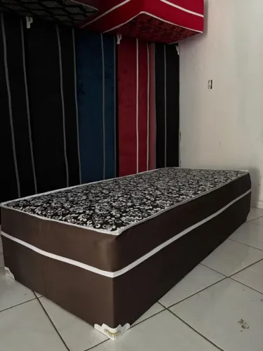Cama de solteiro de mola