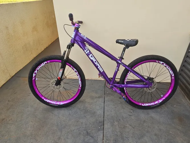 Vendo Bike de grau Gios roxa com kit camaleão freios Shimano e cubo barulhento 