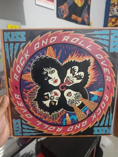 KISS - ROCK N' ROLL OVER 